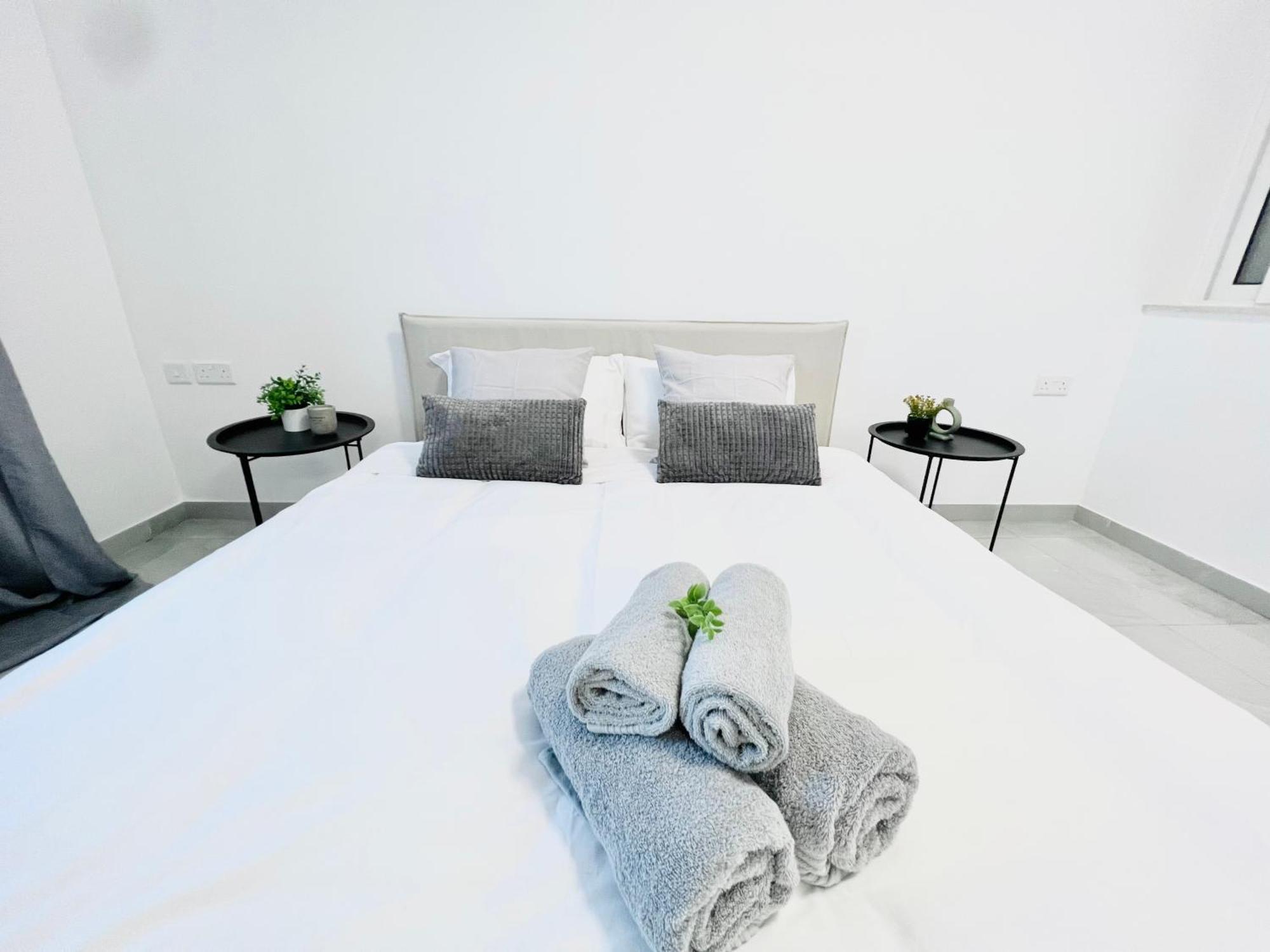 Sunshine Suits - Brand New Apartments Msida Esterno foto